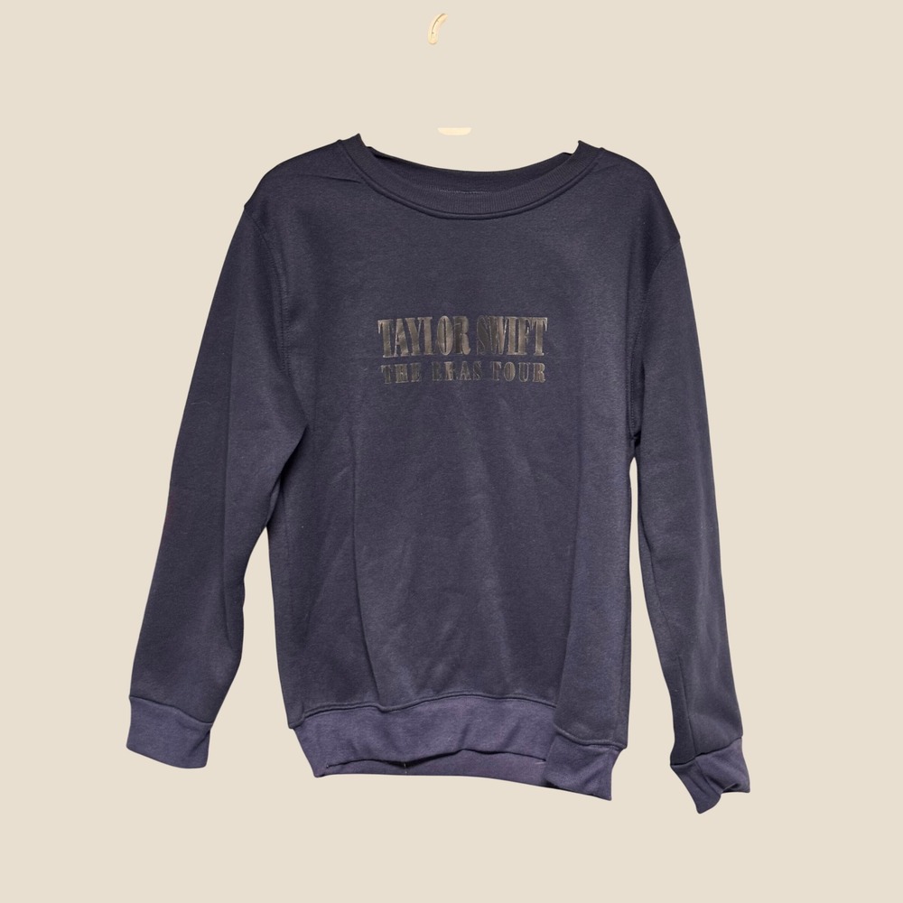 Taylor Swift The Eras Tour 2023-2024 Sweatshirt Navy Black Graphic Medium Cozy